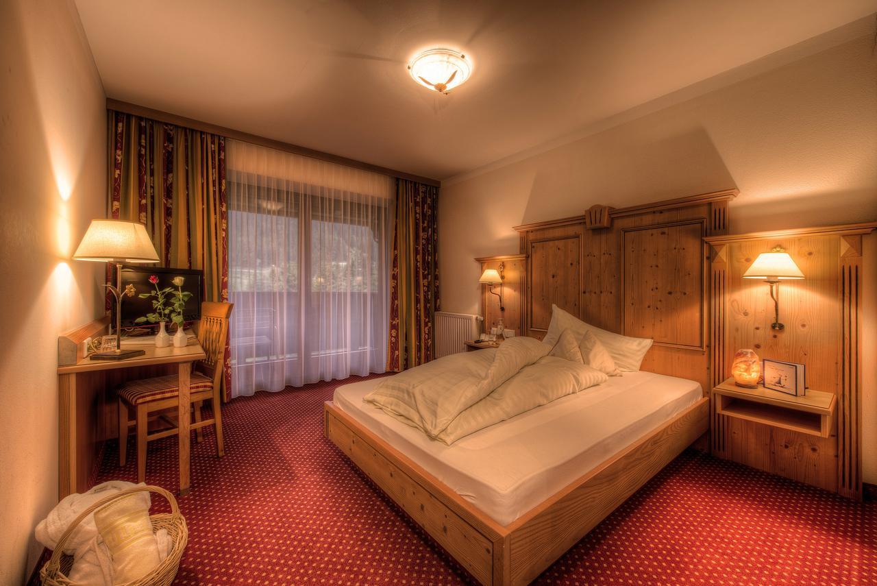 Hotel Gletscherblick Санкт-Леонгард-ім-Пітцталь Екстер'єр фото
