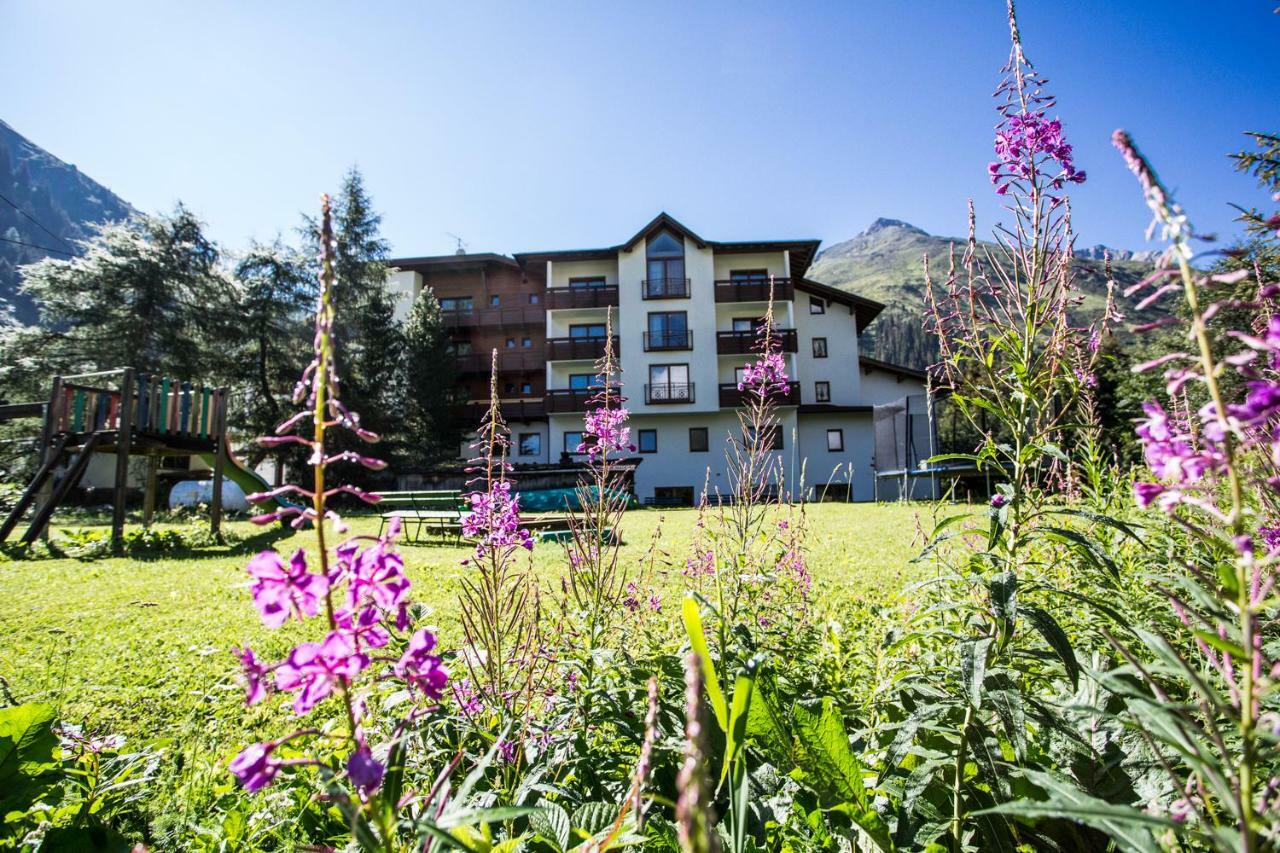 Hotel Gletscherblick Санкт-Леонгард-ім-Пітцталь Екстер'єр фото