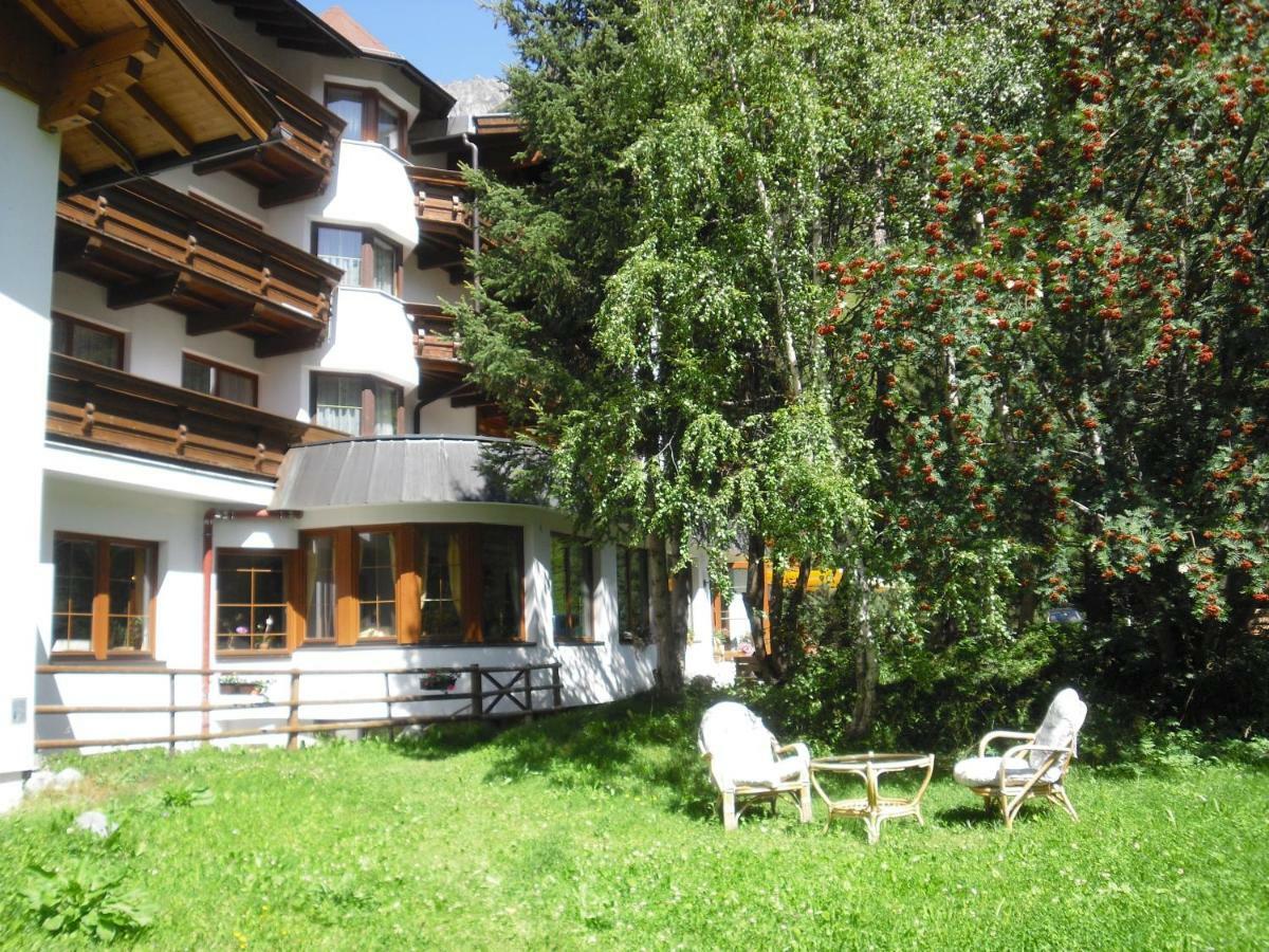 Hotel Gletscherblick Санкт-Леонгард-ім-Пітцталь Екстер'єр фото