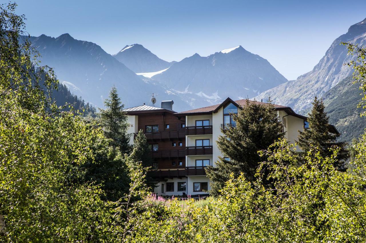Hotel Gletscherblick Санкт-Леонгард-ім-Пітцталь Екстер'єр фото